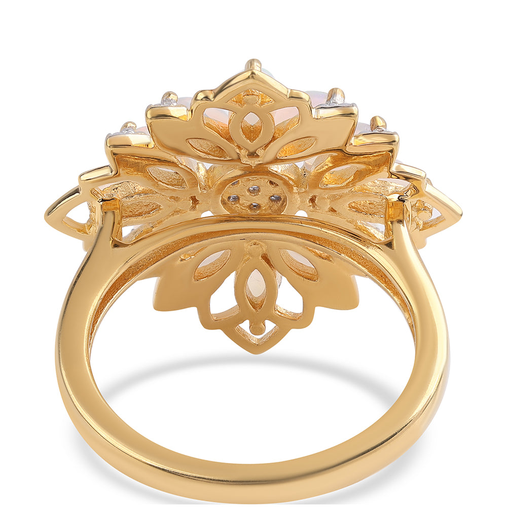 Inel din Argint 925 Placat cu Aur ( 4.21 grame ) cu Opal Etiopian Lega Dembi și Topaz Alb 1.74 Carate