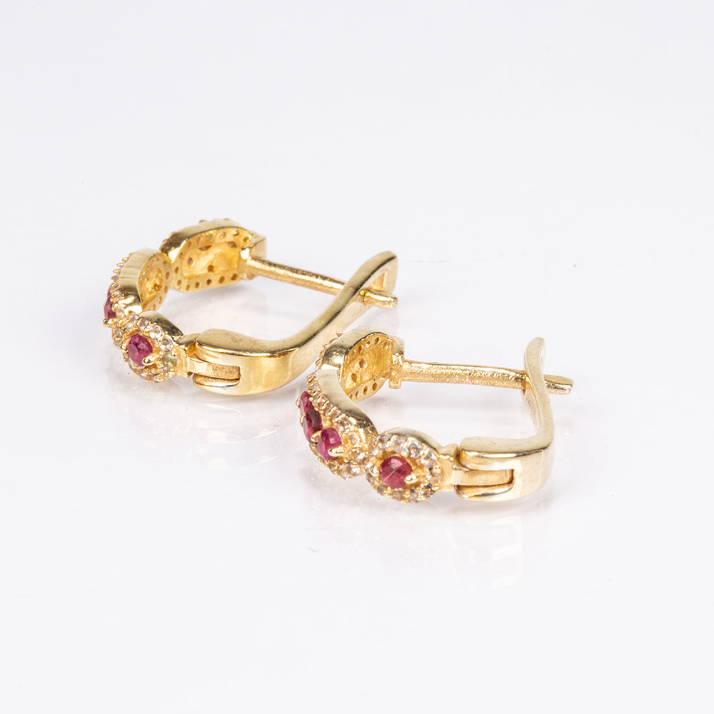 Cercei din Argint 925 Placat cu Aur ( 4.57 grame ) cu Rubin Malagasy și Topaz Alb 0.01 Carate