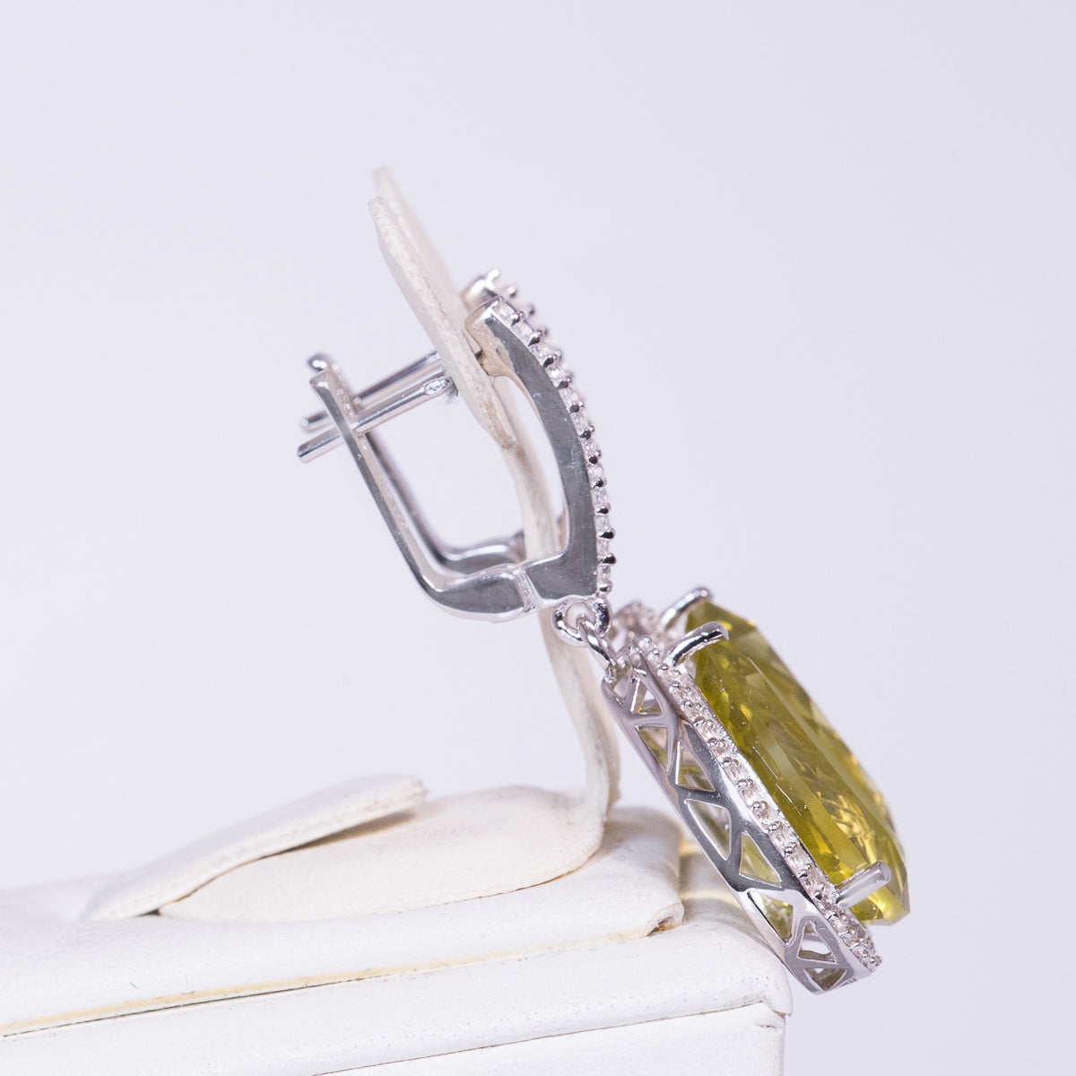 Cercei din Argint 925 ( 6.31 grame ) cu Cristal de Cuarț Brazilian și Topaz Alb 20.74 Carate 3 