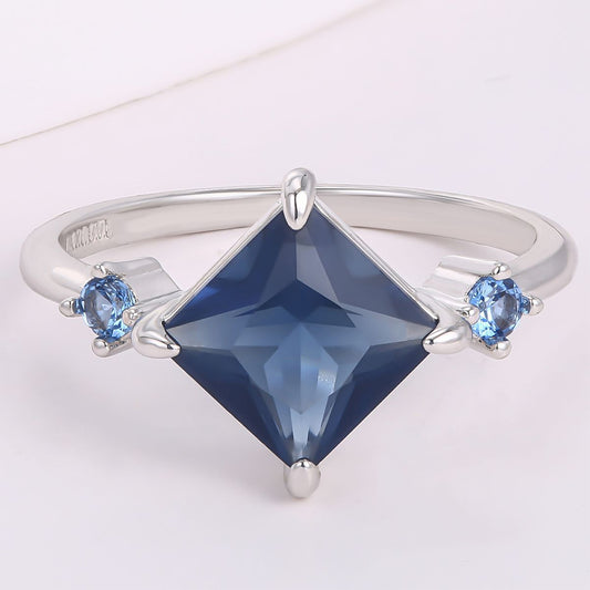 Inel din Aliaj Placat cu Aur ( 10 grame ) cu Cristal Albastru Emporia®