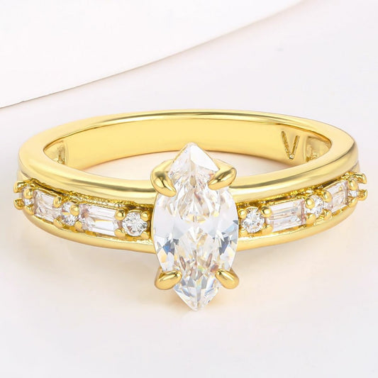 Inel din Aliaj Placat cu Aur cu Cristal Alb Emporia®