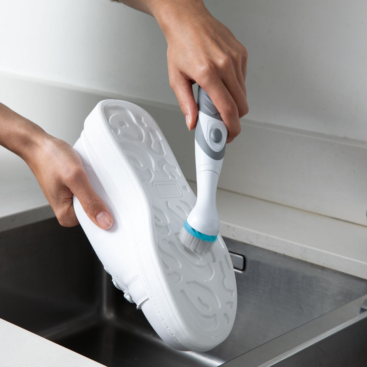 Scrub Buddi XS – perie electrică de curățare cu 4 capete interschimbabile 10 