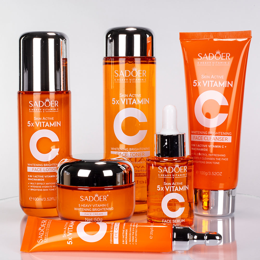 Set Cadou SADOER cu Vitamina C pentru Hidratarea și Uniformizarea nuanței Tenului – 6 Piese 1 