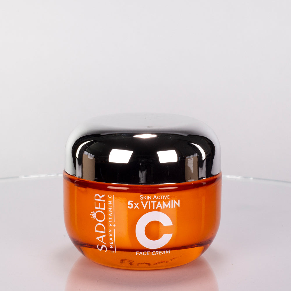 Set Cadou SADOER cu Vitamina C pentru Hidratarea și Uniformizarea nuanței Tenului – 6 Piese 4 