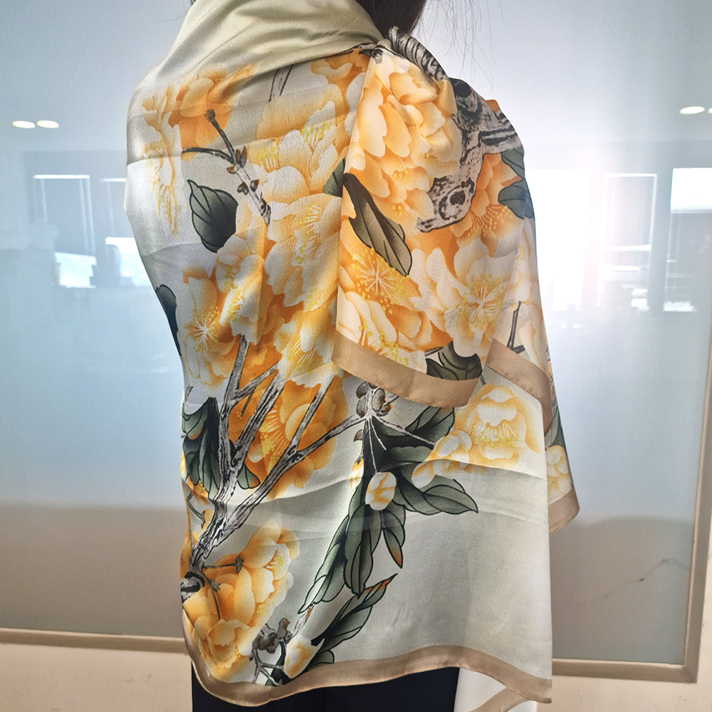 Eșarfă cu model ”Flori înflorite”, Galbenă , 85 cm x 180 cm, 100% Mătase Vegană 3 