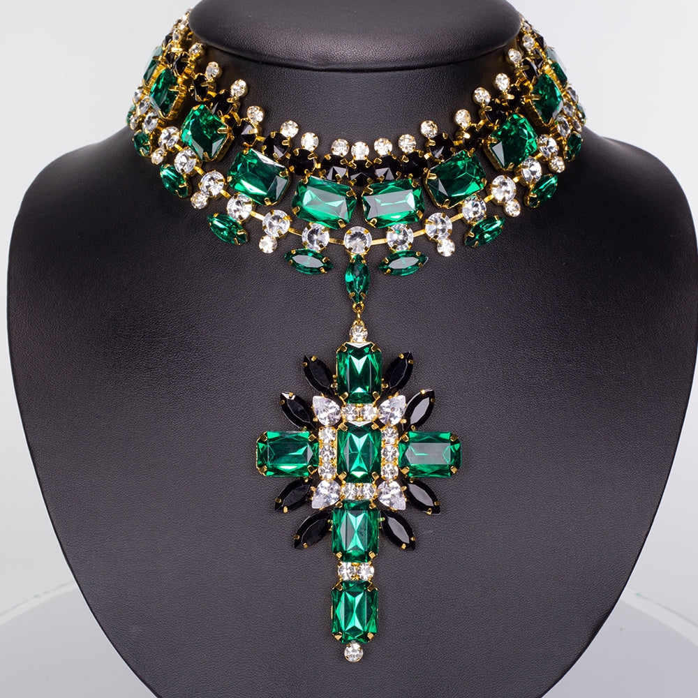 Set din Aliaj Placat cu Aur ( 100 grame ) cu Cristal Verde Emporia® și Cristal Alb Emporia® ( Colier+Cercei ) 4 