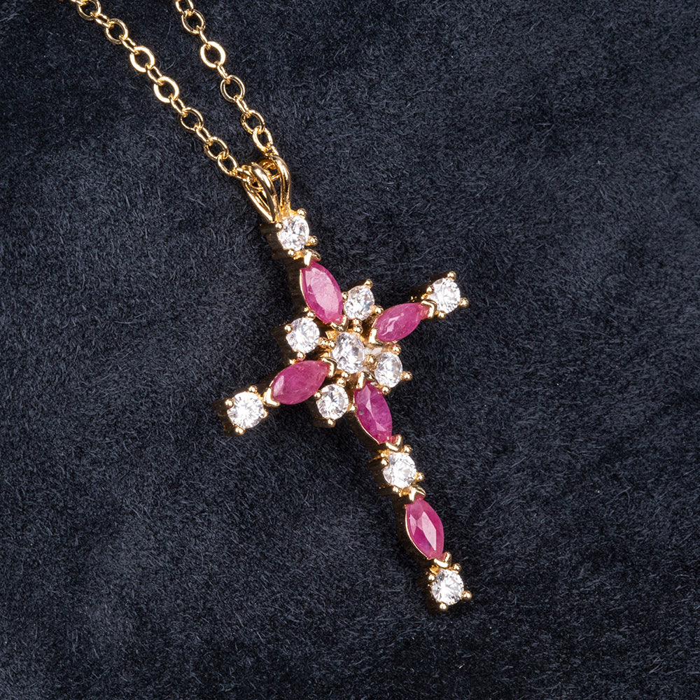 Cruce Colier din Aliaj Placat cu Aur ( 8 grame ) cu Rubin și Cristal Alb Emporia® 2.29 Carate ( Colier+Pandantiv ) 1 