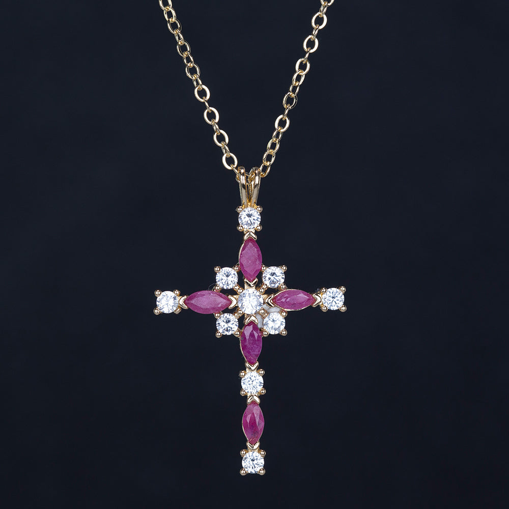 Cruce Colier din Aliaj Placat cu Aur ( 8 grame ) cu Rubin și Cristal Alb Emporia® 2.29 Carate ( Colier+Pandantiv )
