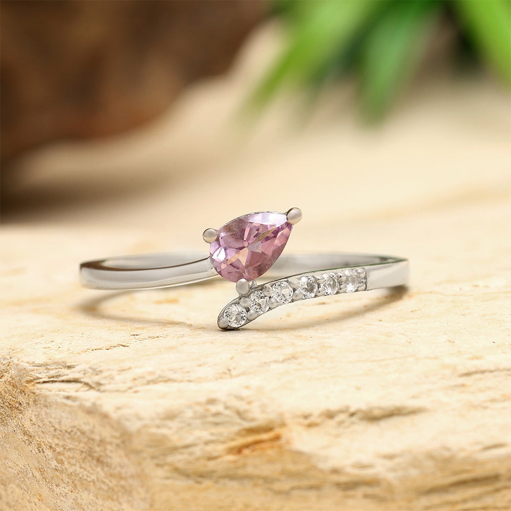 Inel din Argint 925 ( 1.88 grame ) cu Ametist Brazilian și Topaz Alb 0.38 Carate