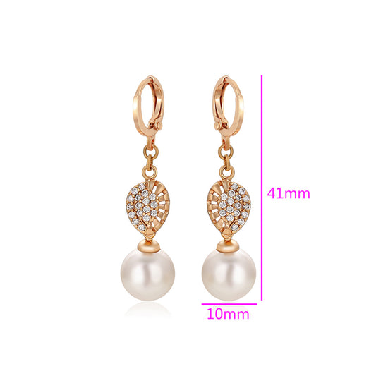 Cercei din Aliaj Placat cu Aur cu Perlă de cristal și Cristal Alb Emporia®