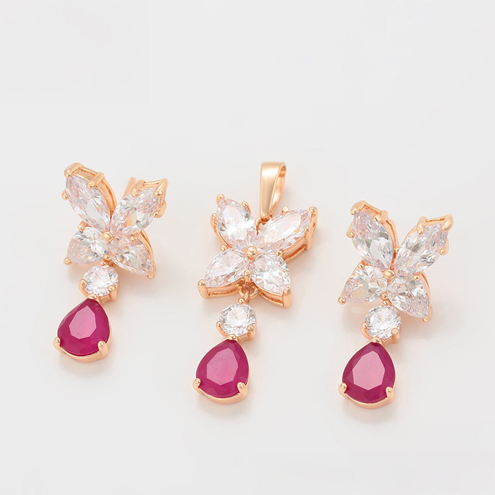 Set din Aliaj Placat cu Aur cu Cristal Roz Emporia® și Cristal Alb Emporia® ( Cercei+Pandantiv )