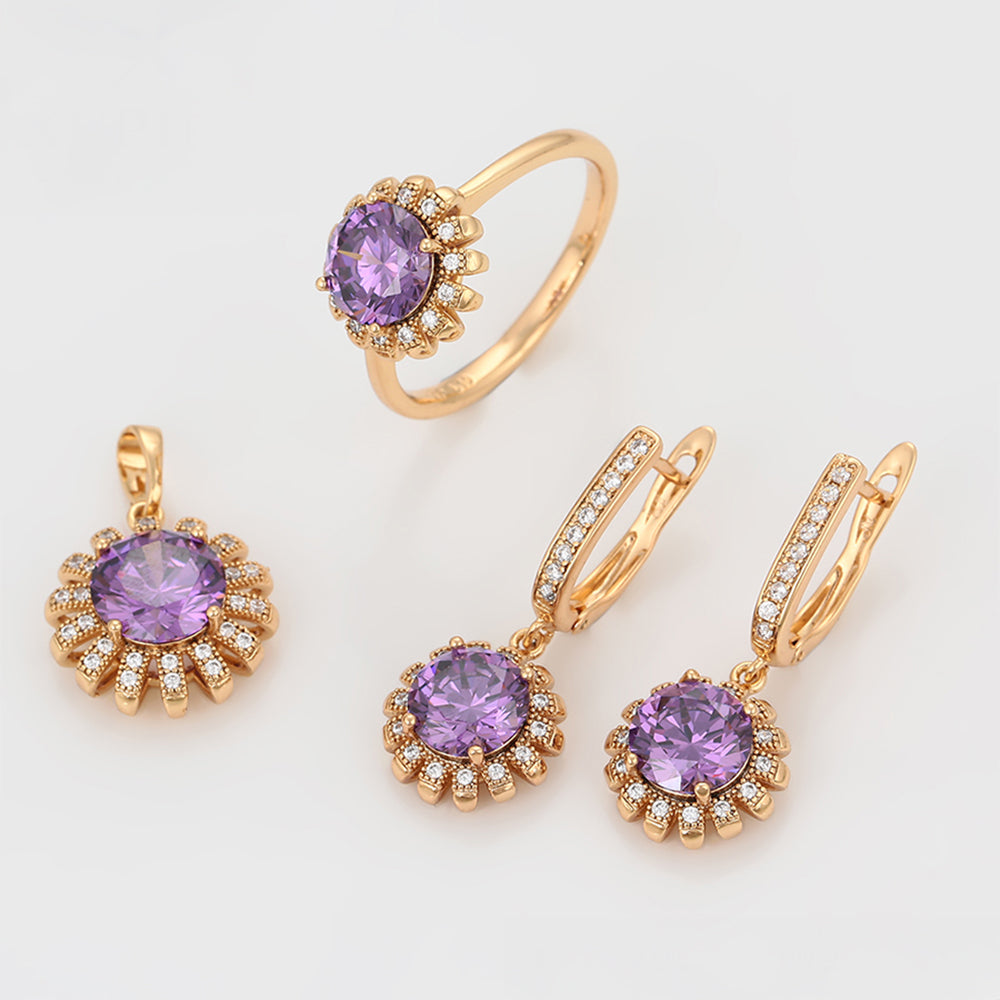 Set din Aliaj Placat cu Aur cu Cristal Violet Emporia® și Cristal Alb Emporia® ( Cercei+Inel+Pandantiv )