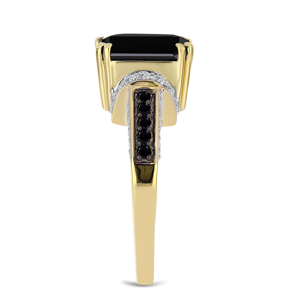 Inel din Argint 925 Placat cu Aur ( 4.09 grame ) cu Onix Negru 4.6 Carate