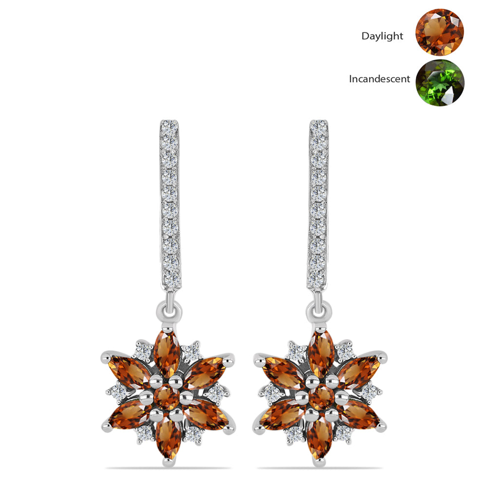 Cercei din Argint 925 ( 5.07 grame ) cu Zultanit Anatolian Certificat cultivat în laborator și Topaz Alb 2.88 Carate 1 