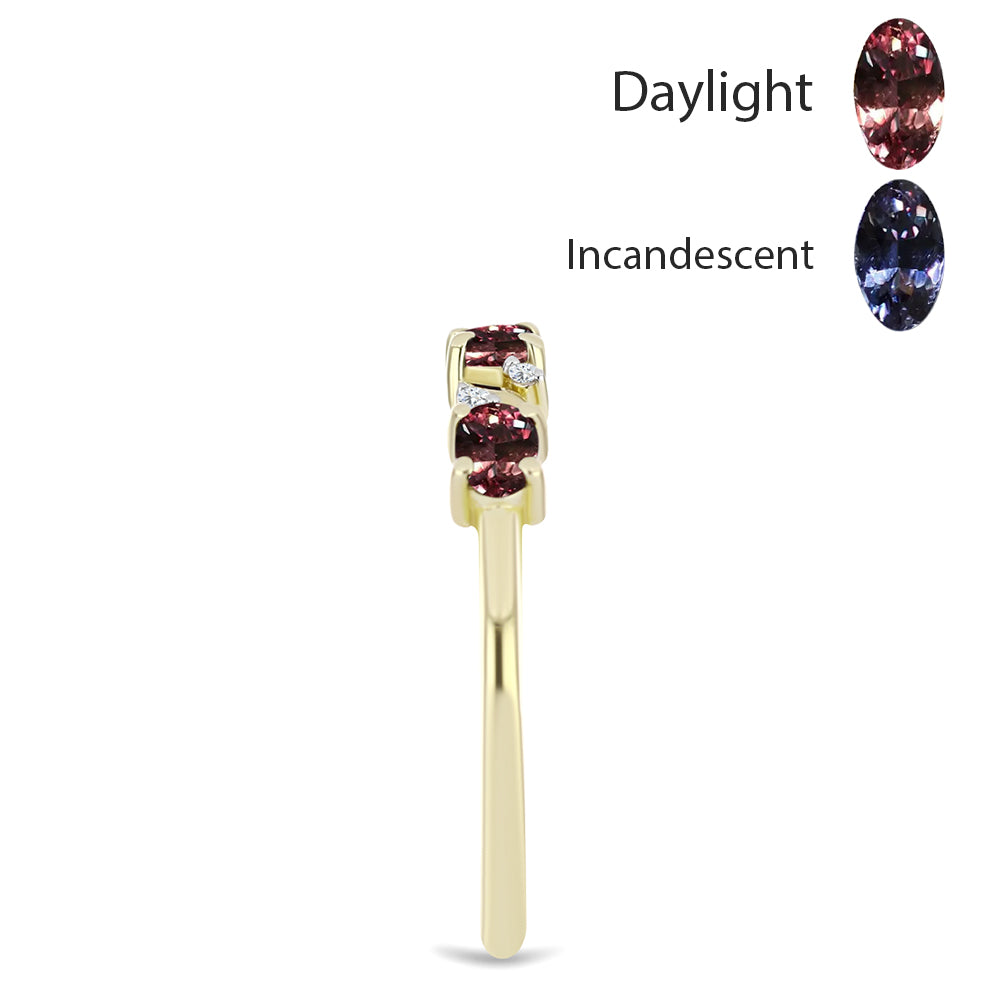 Inel din Argint 925 Placat cu Aur ( 1.64 grame ) cu Granat Bekily care își schimbă culoarea și Topaz Alb 0.59 Carate 4 