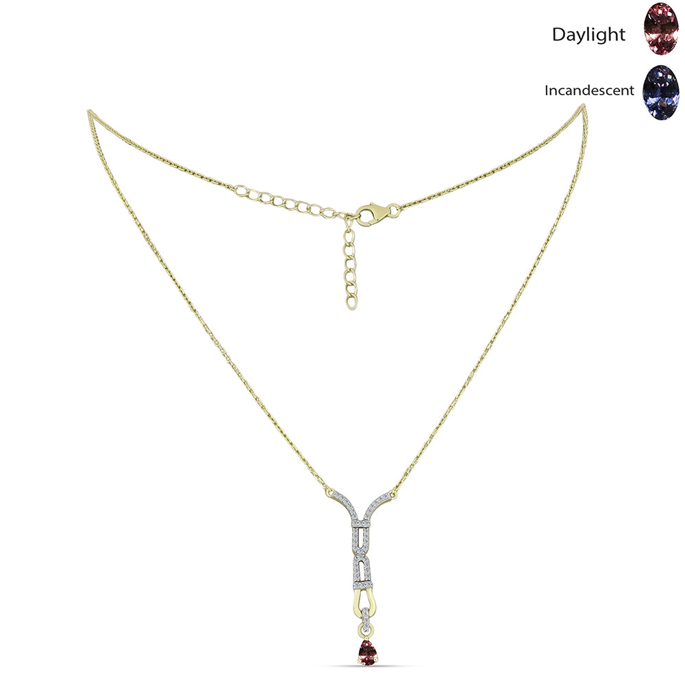 Colier din Argint 925 Placat cu Aur ( 4.15 grame ) cu Granat Bekily care își schimbă culoarea și Topaz Alb 0.76 Carate 1 