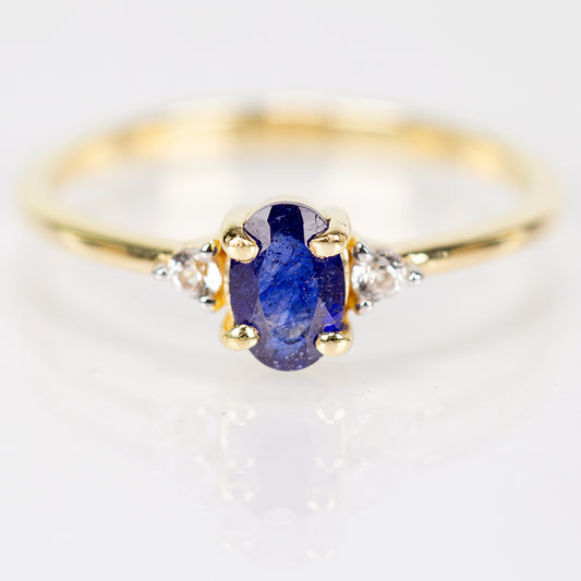 Inel din Argint 925 Placat cu Aur ( 1.35 grame ) cu Safir Albastru Australian și Topaz Alb 0.77 Carate