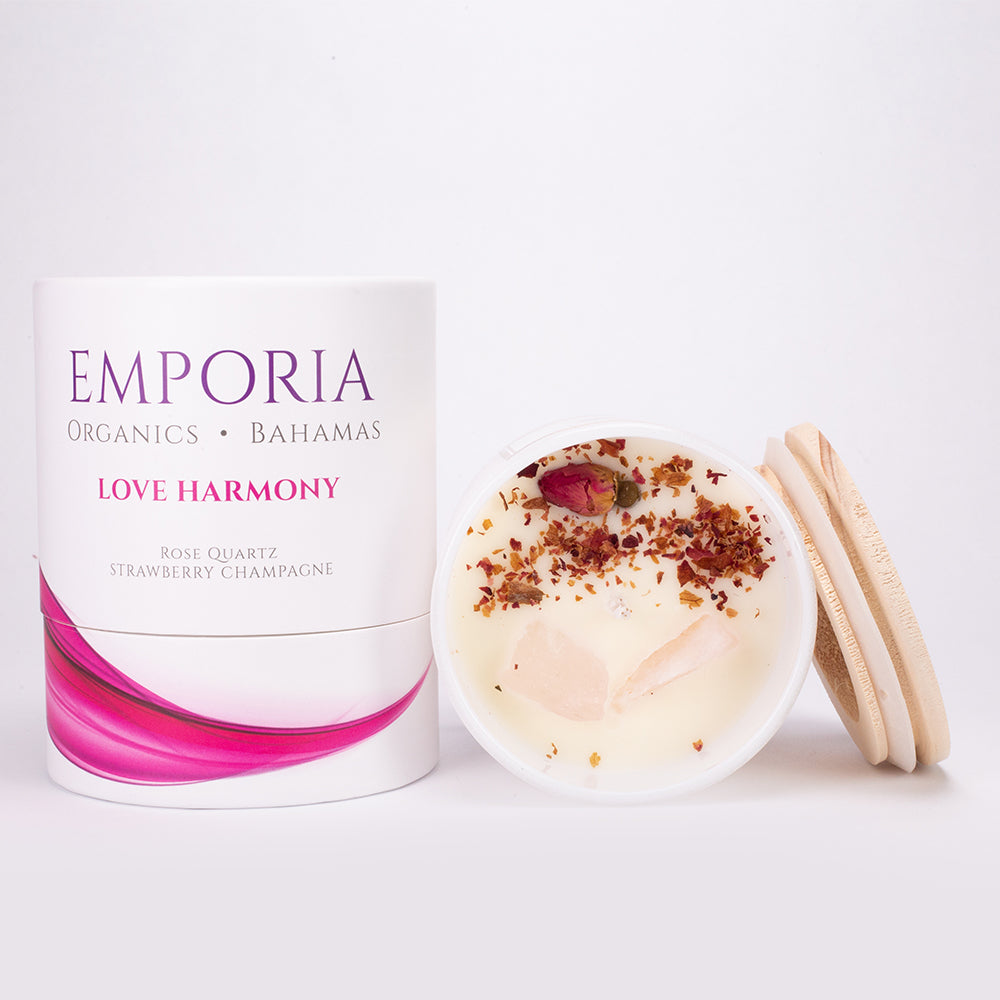 Lumânare de Sticlă Emporia Organics: Bahamas - LOVE HARMONY, cu cuarț roz, aromă de căpșuni și șampanie, 100% ceară de soia, 230 g